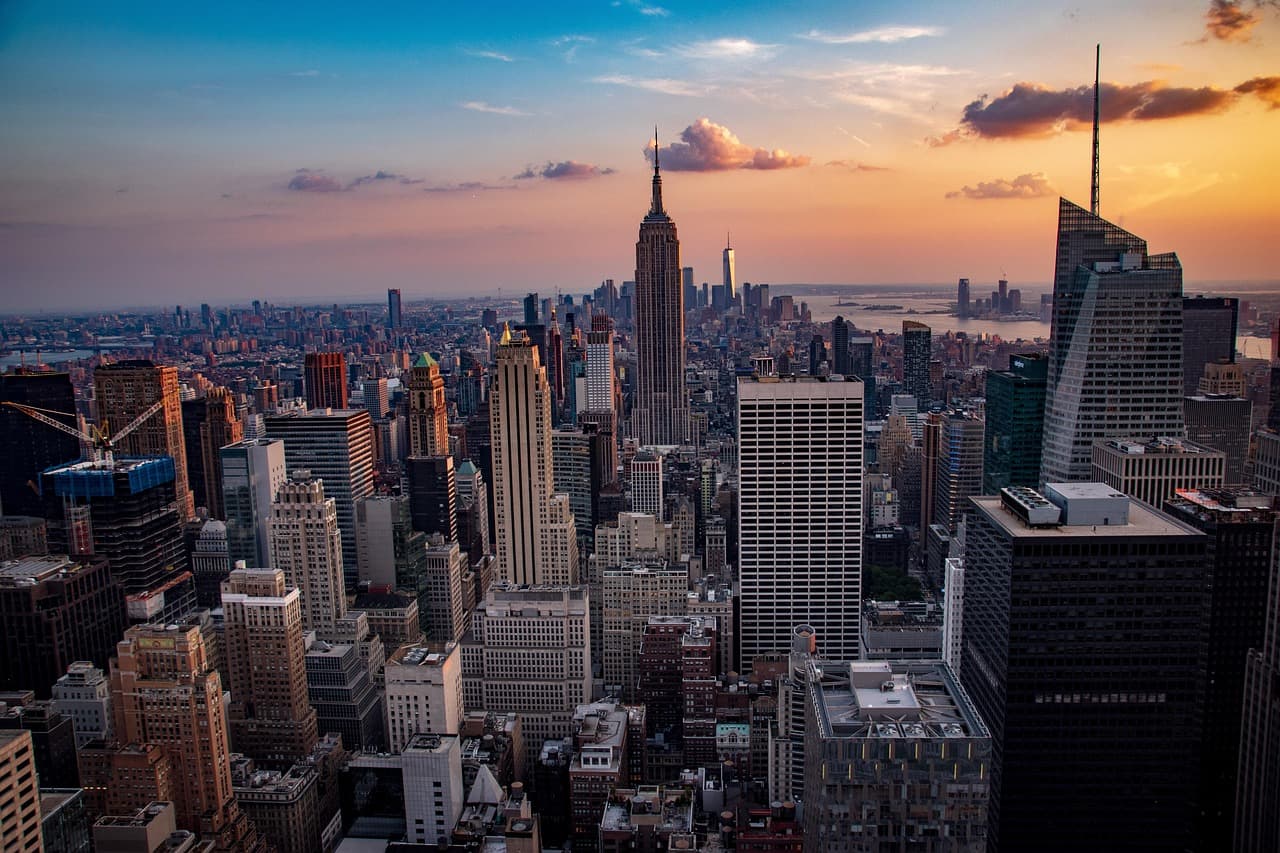 Skyline di New York al tramonto